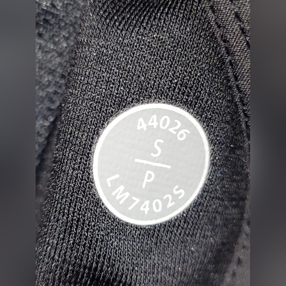 Lululemon Pace Breaker Short 9" Black and Grey Floral Size S - Picture 11 of 16